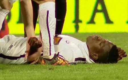 Futbolçu meydana çıxandan 7 dəqiqə sonra öldü