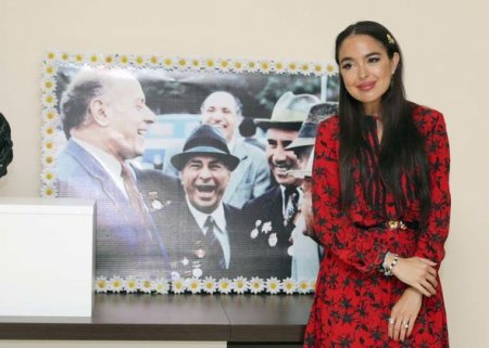 Leyla Əliyeva müharibə və əmək əlilləri üçün şeirlərini oxudu