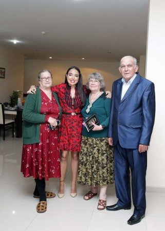 Leyla Əliyeva müharibə və əmək əlilləri üçün şeirlərini oxudu
