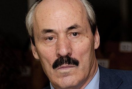 Ramazan Abdulatipov Azərbaycana gəldi