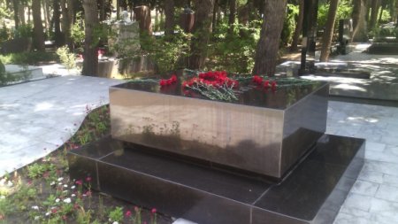 Qara Qarayevin xatirəsi yad edildi