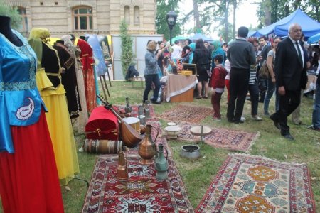 “Xalqların adət-ənənələri və milli yeməkləri” beynəlxalq xeyriyyə festivalında