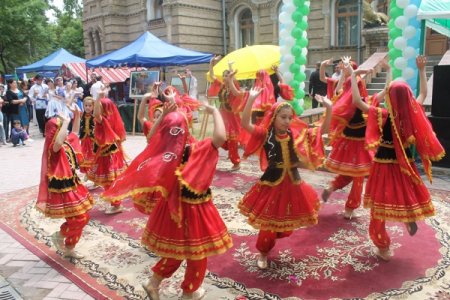 “Xalqların adət-ənənələri və milli yeməkləri” beynəlxalq xeyriyyə festivalında