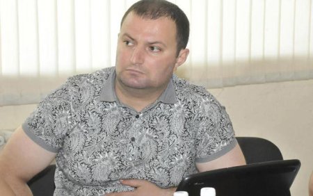 Daha bir jurnalistin yaşadığı ev qarət olundu