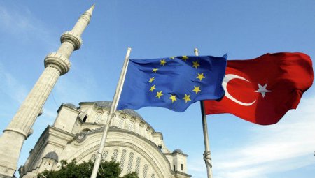 Kemeron: Türkiyə Aİ-yə 3000-ci ildə qəbul olunacaq