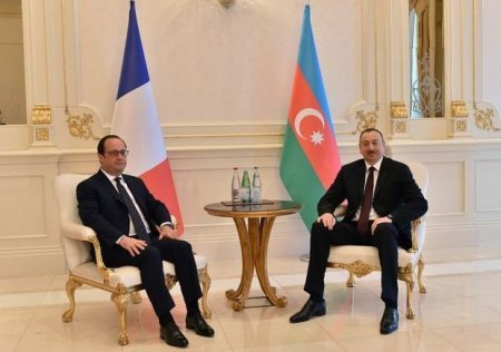 Fransua Olland İlham Əliyevi təbrik etdi