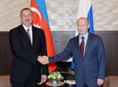 İlham Əliyev Vladimir Putini təbrik etdi