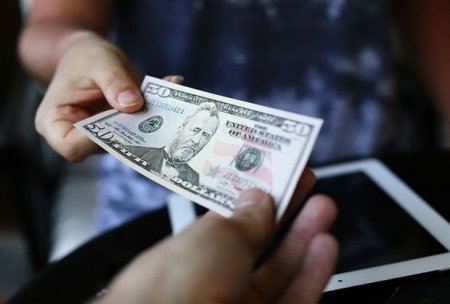 Mərkəzi Bank yenidən dollar aldı