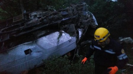 Sumqayıt Texniki Kollecinin tələbələri qəzaya düşdü: 2 ölü 21 yaralı