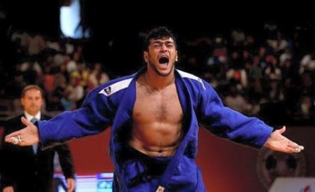 Elmar Qasımov “World Masters”də birinci oldu