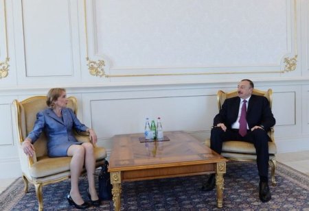 İlham Əliyev Böyük Britaniyanın yeni səfiri ilə Qarabağ nizamlanmasını müzakirə edib