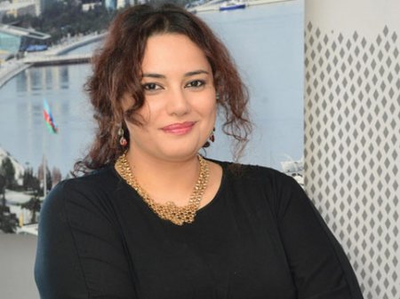 Aparıcı Aytən hicaba büründü