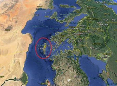 Krit adası yaxınlığında göyərtəsində 350 miqrantın olduğu gəmi batıb