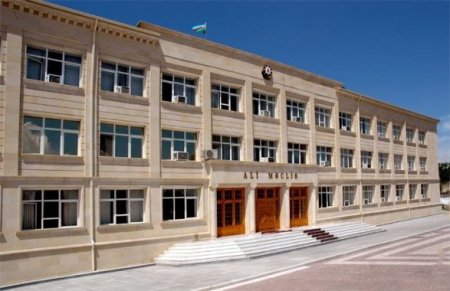 Azərbaycanda deputat mandatından imtina etdi