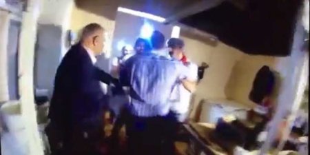 Restoran sahibi ATV-nin aparıcısı və əməkdaşlarını döydü