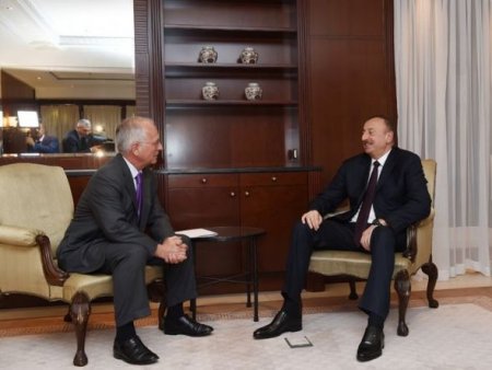 İlham Əliyev Berlində danışıqlarda