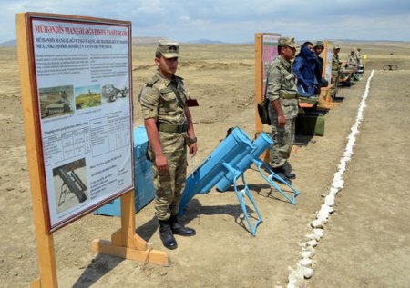 Mühəndis-İstehkam Qoşunlarının döyüş hazırlığı təlimi keçirilib