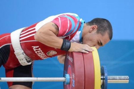 Azərbaycanın altı ağırlıqqaldıranı cəzalandırılıb