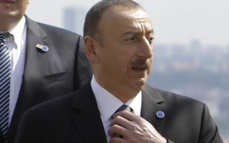 İlham Əliyev hərbi gəmidə