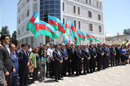 Azərbaycanın ən böyük kitab mağazası Gəncədə fəaliyyətə başladı