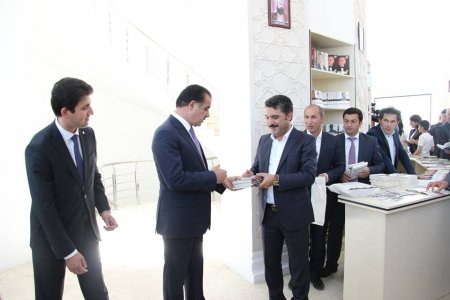 Azərbaycanın ən böyük kitab mağazası Gəncədə fəaliyyətə başladı