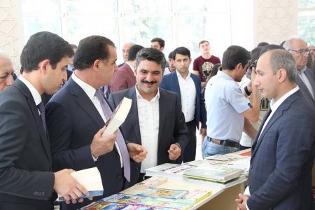 Azərbaycanın ən böyük kitab mağazası Gəncədə fəaliyyətə başladı