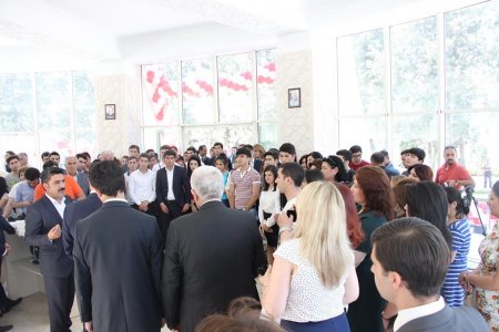 Azərbaycanın ən böyük kitab mağazası Gəncədə fəaliyyətə başladı