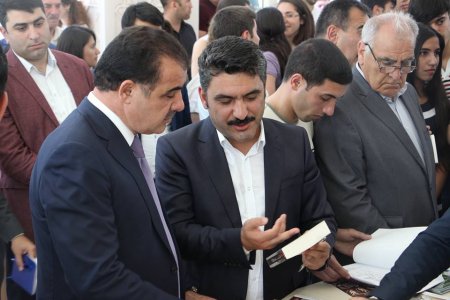 Azərbaycanın ən böyük kitab mağazası Gəncədə fəaliyyətə başladı
