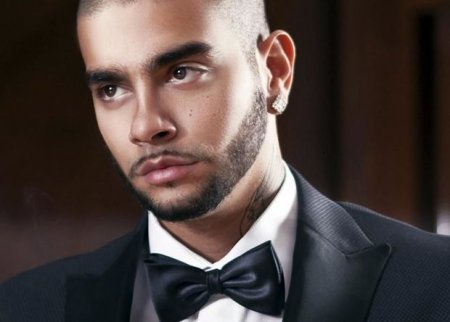 Timati Bakıda liftdə qızlarla qaldı