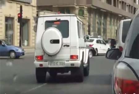 Bakıda qanunu pozan “Gelandewagen”
