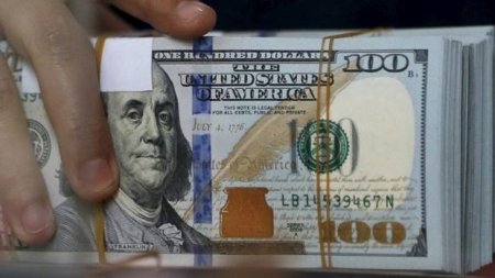 Dollar satışına məhdudiyyət qoyulub?