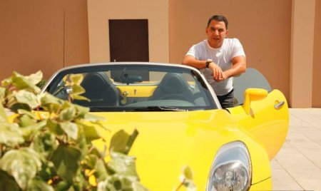 Ədalət Şükürov maşınlarının nömrələrini sadaladı: “999, 002, 100... ”