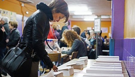 İspaniyada növbədənkənar parlament seçkiləri keçirilir