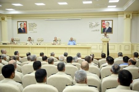 Zakir Həsənov xüsusi təyinatlı məzunlar ilə görüşüb