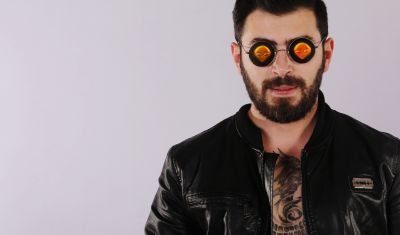 Qurd yenə də +18 klip çəkdirdi