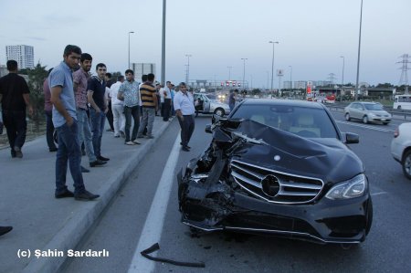 Bakıda iki «Mercedes» sürət həddinin qurbanı oldu