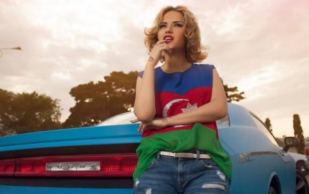 Azərbaycanlı aktrisa: "Bu fotosessiya ilə vətənpərvərliyimi göstərmək istəyirəm"