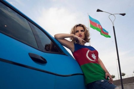 Azərbaycanlı aktrisa: "Bu fotosessiya ilə vətənpərvərliyimi göstərmək istəyirəm"