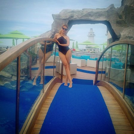 Afaq Aslanın bikinili fotosessiyası