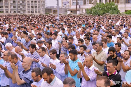 Bakıda bayram namazı