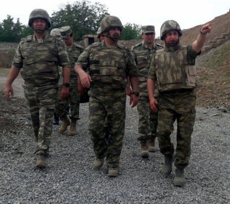 Zakir Həsənov bayramı əsgərlər ilə birlikdə keçirdi