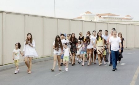 Leyla Əliyeva uşaq evlərinin sakinləri ilə görüşüb