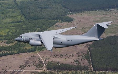 Bakı ilk iki “An-178” təyyarəsi üçün ilkin ödənişi edib