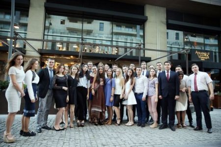 Leyla Əliyeva Bakıda səfərdə olan rusiyalı tələbələrlə görüşüb