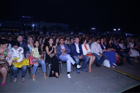 Leyla Əliyeva oğlanları ilə konsertdə