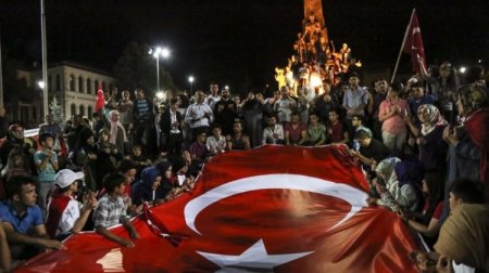Türkiyədə FETO-çulardan saxta sms dalğası