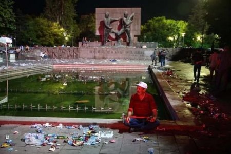 Türkiyədə on minlərlə insan küçədə gecələdi