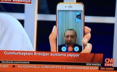 Ərdoğan xalqa smartfon vasitəsi ilə müraciət etməsinin səbəbini açıqlayıb