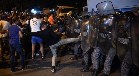 Yerevanda keçirilən aksiya dağıdılıb: 51 nəfər yaralanıb