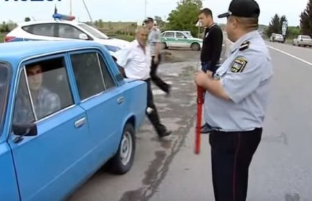 Azərbaycanda yol polisi sürücünü belə aldatdı